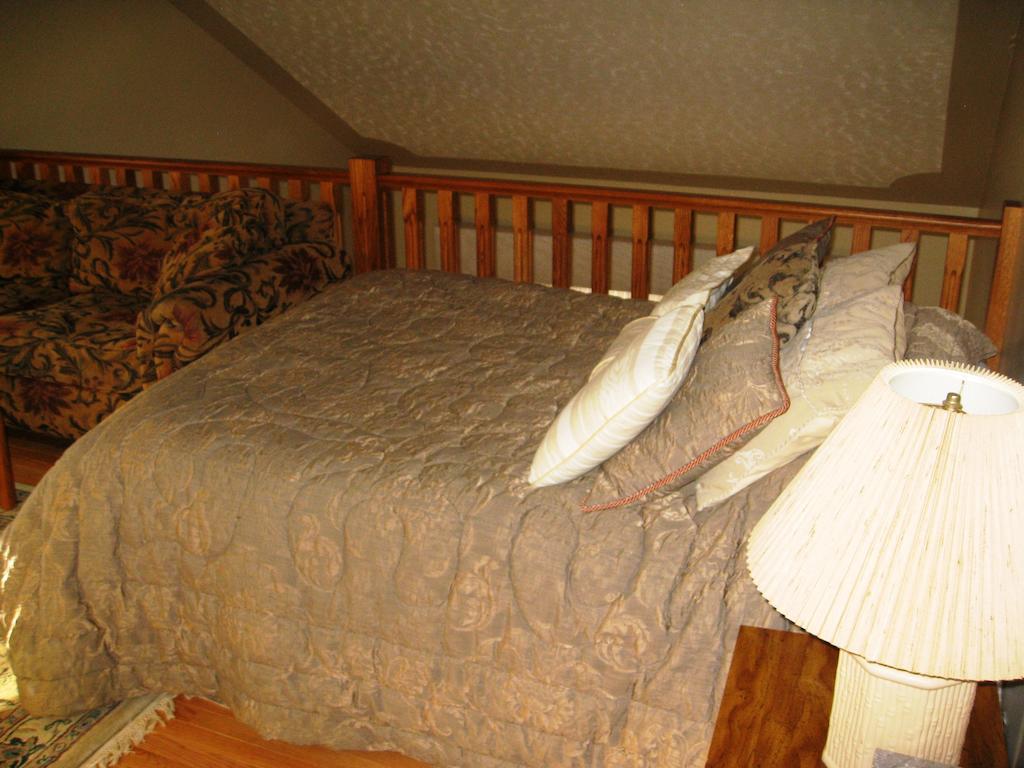 Mcdougall Lane Bed & Breakfast Drumheller Exterior foto